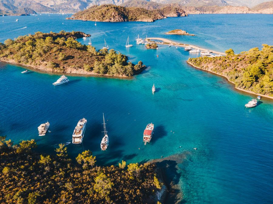 Göcek Yassıca-Inseln aus der Luft mit einer Drohne aufgenommen, Muğla, Türkei.