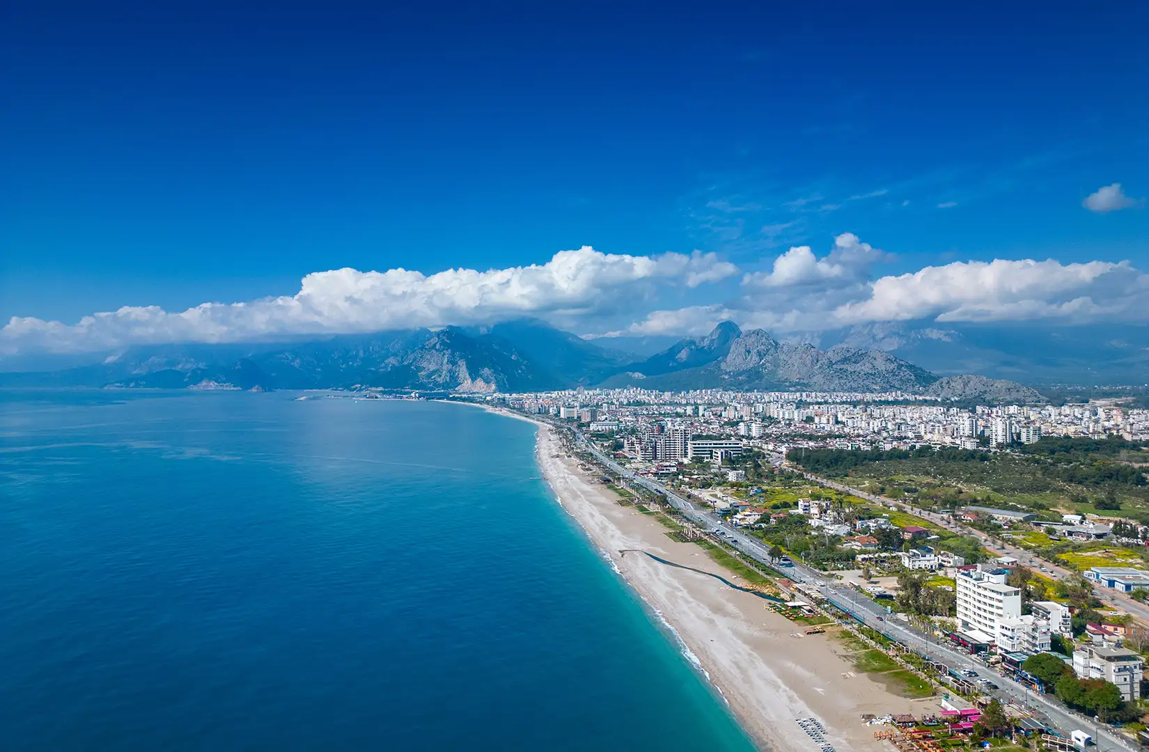 Luftaufnahme von Lara Beach in Antalya