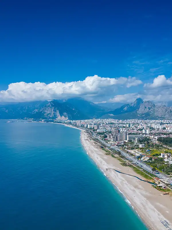 Luftaufnahme von Lara Beach in Antalya