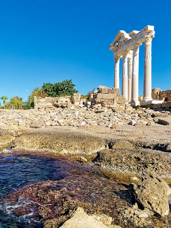 Der antike Apollo-Tempel in Side (Türkei)